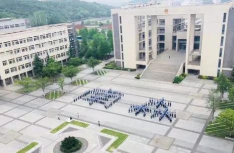 1685072534863377.jpg 警官8.jpg