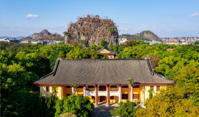 广西师范大学-王城校区.jpg