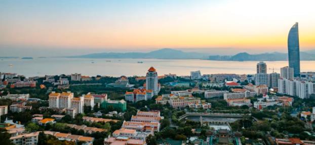 厦门大学2024年外文学院国际化素质拓展优秀中学生冬令营报名啦！