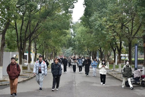 1705907194303736.jpg 南京交通职业技术学院几何之3_.jpg