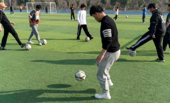 1706088226700443.jpg 带你解锁,苏工院这些不一样的“低头族”!4.jpg