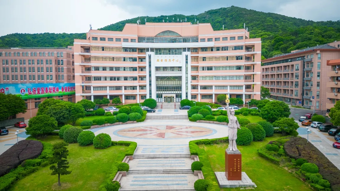 无锡太湖学院2.webp.jpg