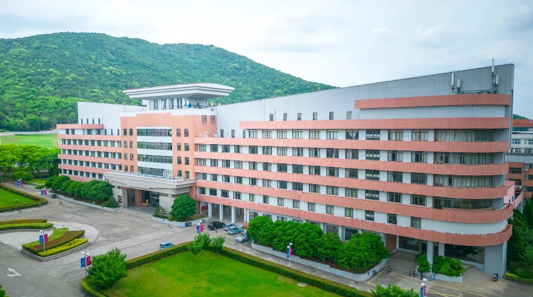 无锡太湖学院5.webp.jpg