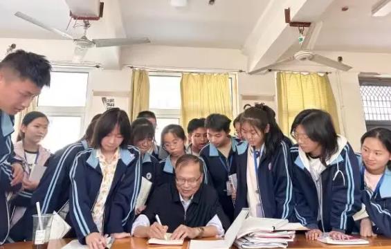 成贤等你来，共筑未来梦！2.jpg