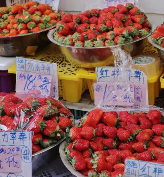 我在无锡太湖学院食堂21.jpg