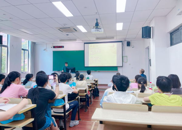 1721093926712489.jpg 【河西•高中】走进南大、东大、中科院……高中生提前开启大学“先修课程”7.jpg