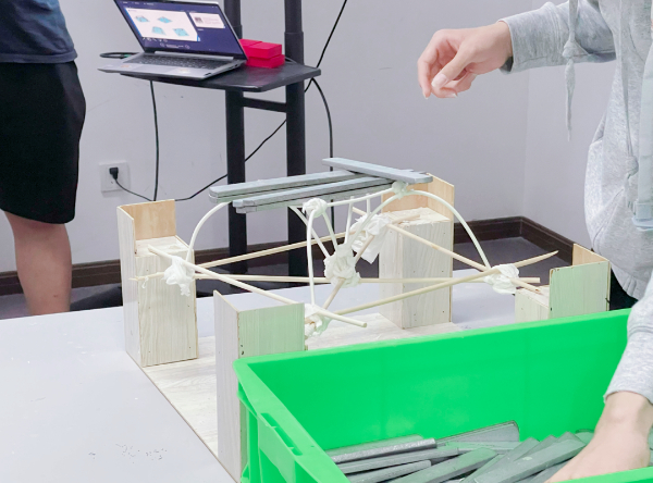 1721093947644497.jpg 【河西•高中】走进南大、东大、中科院……高中生提前开启大学“先修课程”9.jpg