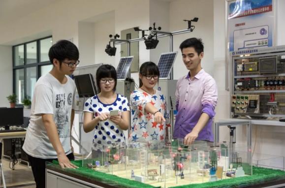 物联网与人工智能学院专业零距离.jpg