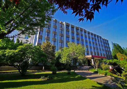 放弃已建好的校区！这所高校，建新校区！