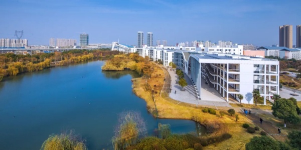 南京科技职业学院2024年在江苏省内录取4085人，占比83.36%