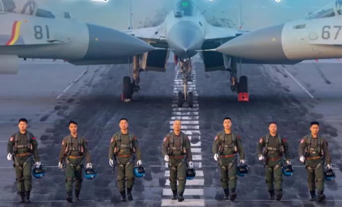 2025年度海军招收选拔飞行学员简章（面向普通高中毕业生）