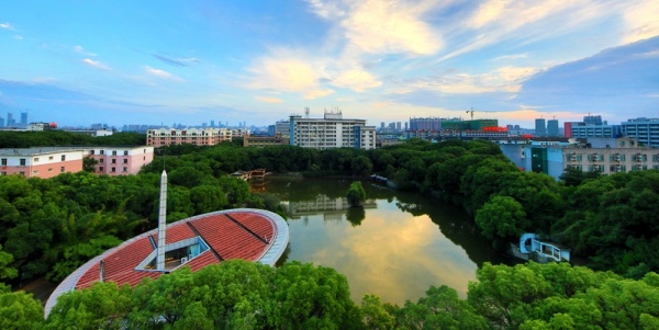 这所财经大学，成立人工智能学院！