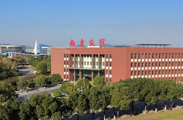 光影交院 | 一键解锁初冬&ldquo;多巴胺&rdquo;校园