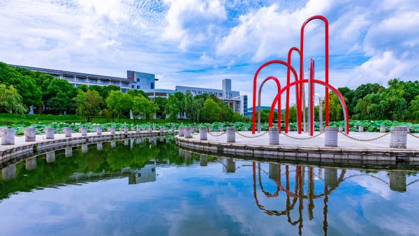 无锡商业职业技术学院：校园文化特色景点，点亮学府风采