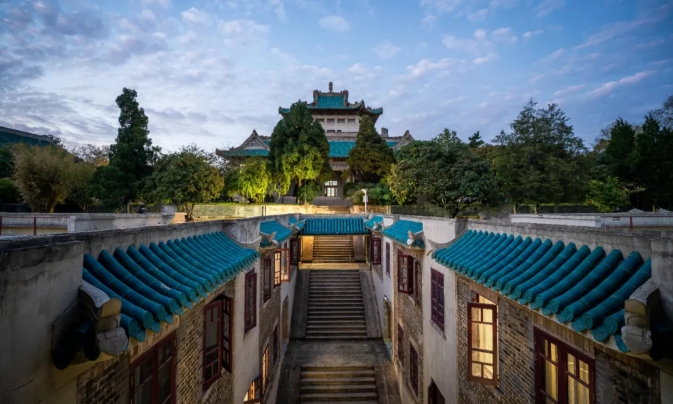 武汉大学新增8个本科专业