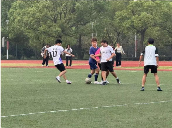 同学，来自商院特别驿站快递，请查收！12.png