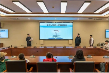 江苏理工学院 成长四镜：照见青春的光谱9.png