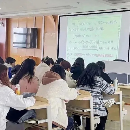 江苏经贸职业技术学院追梦路上，与“光”同行4_副本.jpg