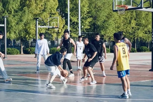 江苏经贸职业技术学院追梦路上，与“光”同行7_副本.jpg