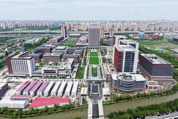 上海交大医学院浦东校区9月投用，目前搬迁正在进行中.png