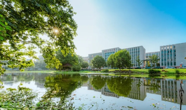 2025年，多少分能上南京工业大学？预估线来了！