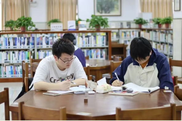 无锡太湖学院，解锁沉浸式学习图鉴3.png