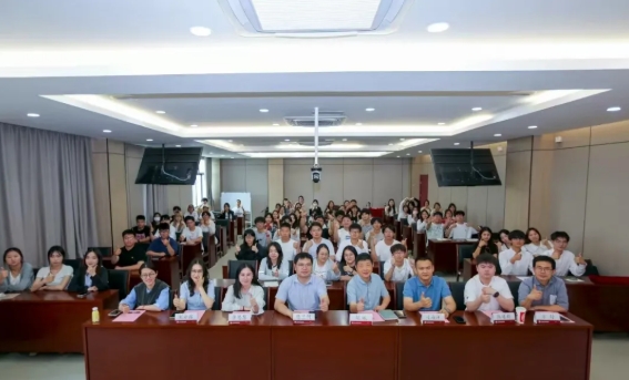 与江苏经贸职业技术学院“数字商务学院”零距离！.png