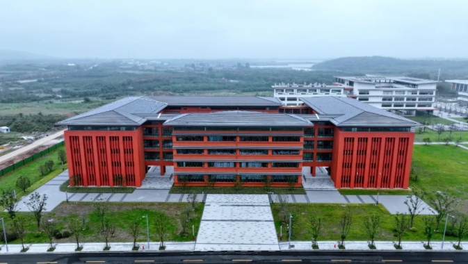 1760318235318909.png 正式启用!拟更名大学,整体搬迁3.png