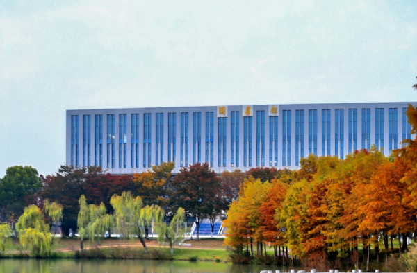 交院寻秋季|一叶浸透交院秋色！