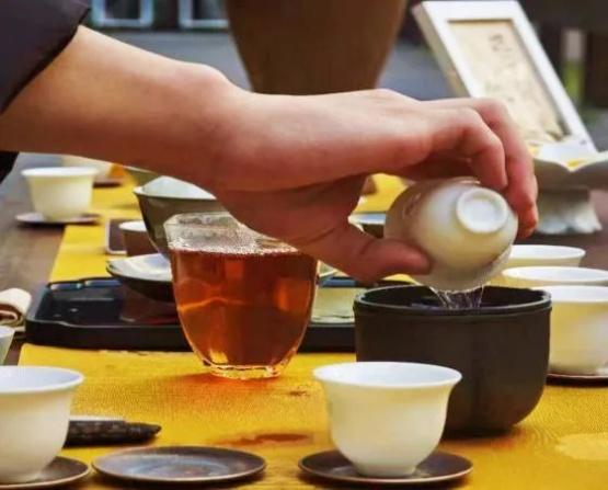 硅湖职业技术学院 从兴趣出发，让热爱发光4_副本.jpg