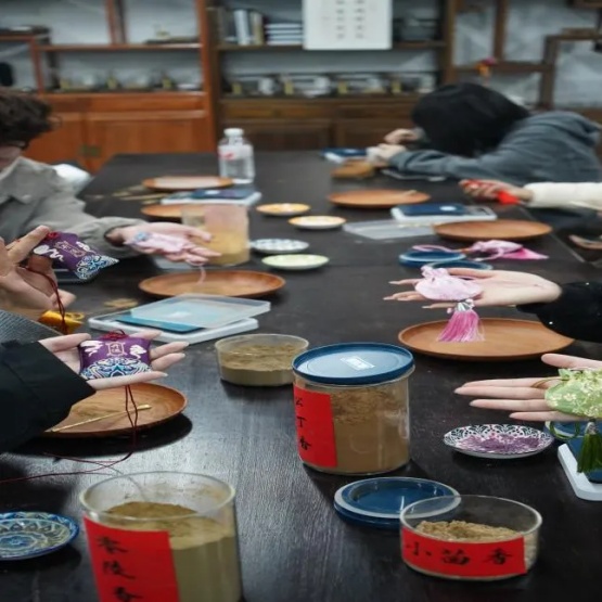 硅湖职业技术学院 从兴趣出发，让热爱发光7_副本.jpg