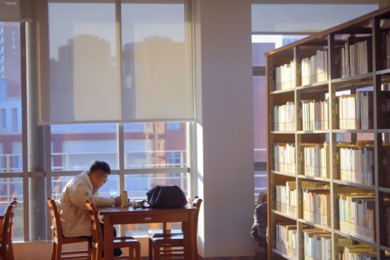 1766050581402110.jpg 邂逅窗棂里的交院5_副本.jpg