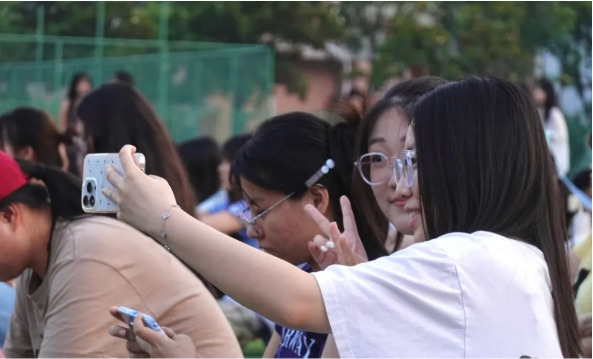 1776218725734060.png 当元素周期表融入太湖校园,解锁青春奇妙化学反应!4.png