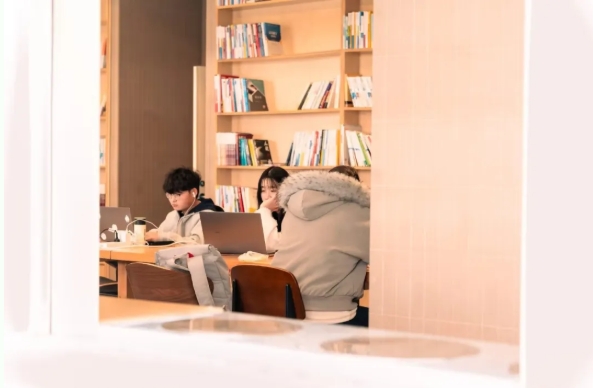 1776218953425618.png 当元素周期表融入太湖校园,解锁青春奇妙化学反应!13.png