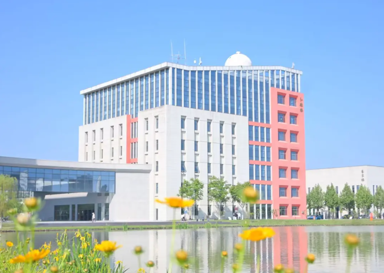1779869197809072.png 走进南京机电:初夏校园的灵动瞬间与青春风景8.png